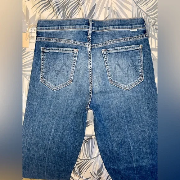 NWT💕MOTHER ‘walking on coals’ stylish ladies ankle jeans. Brand new with tags. - Picture 4 of 15